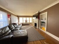 Building Photo - 131 N 21st Ave E