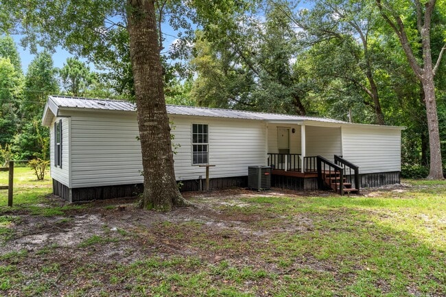 Building Photo - 2061 Center Ct SW