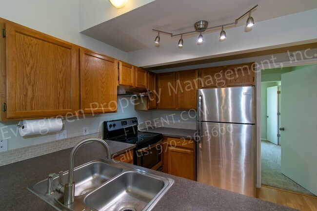 Building Photo - 3565 Windmill Dr