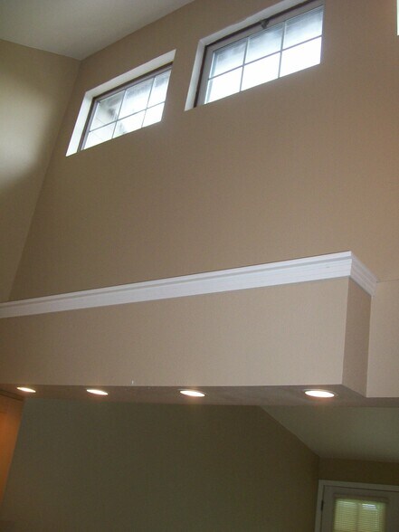 Building Photo - 13775 SW Scholls Ferry Rd