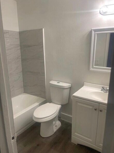 Building Photo - 1451 NW 20th Ct