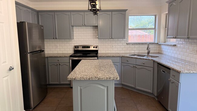 Building Photo - 6708 Basswood Dr