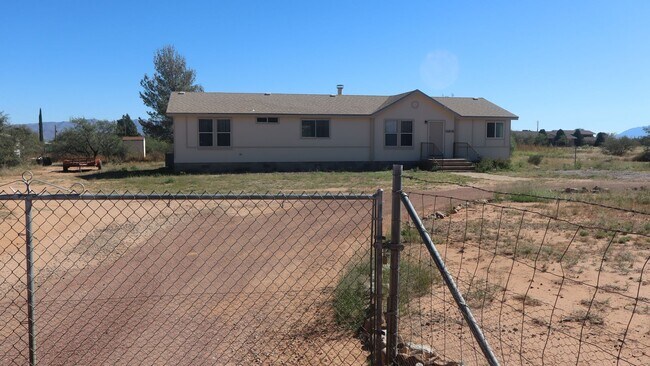 Building Photo - Acreage