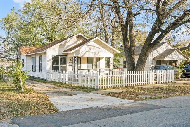 Building Photo - 907 N McKinley Ave