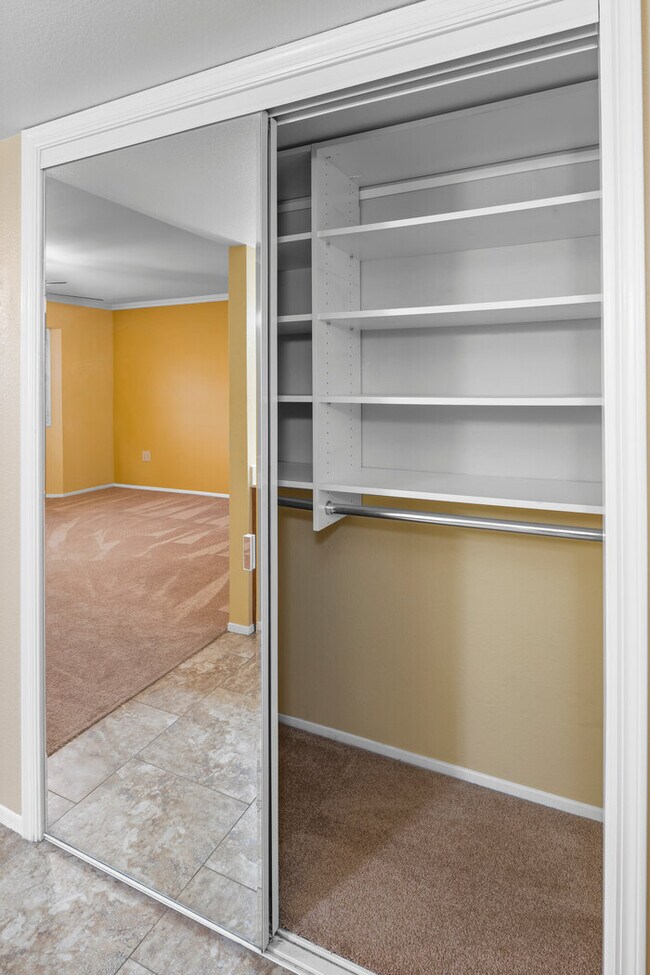 Building Photo - Your Oasis Awaits!