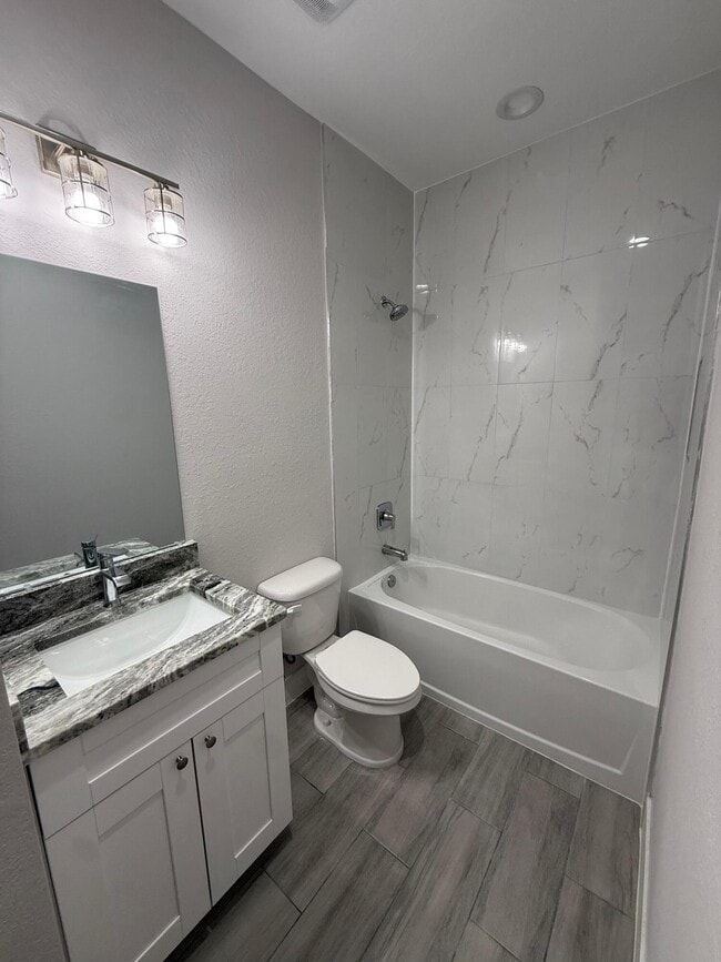 Building Photo - 4800 15th St SW