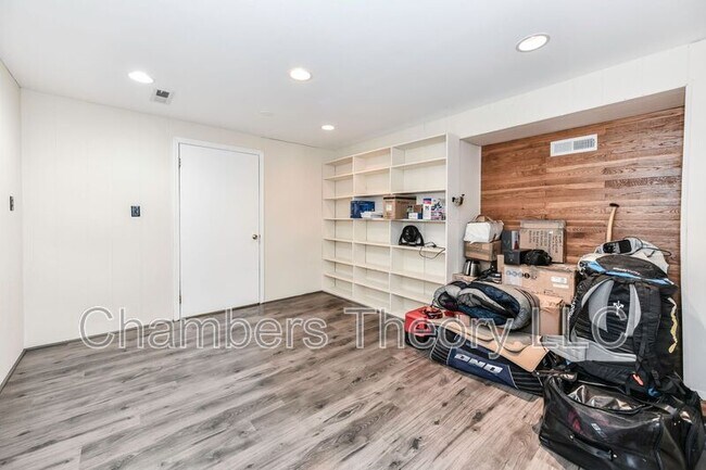 Building Photo - 8504 Shadeway Pl