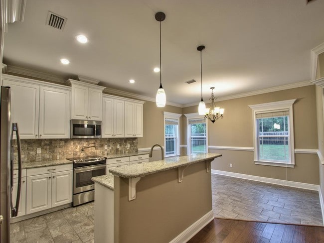 Building Photo - 250 Tillis Ln