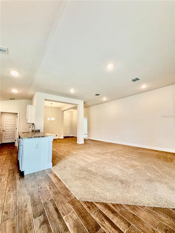 Building Photo - 633 W Rexford Dr