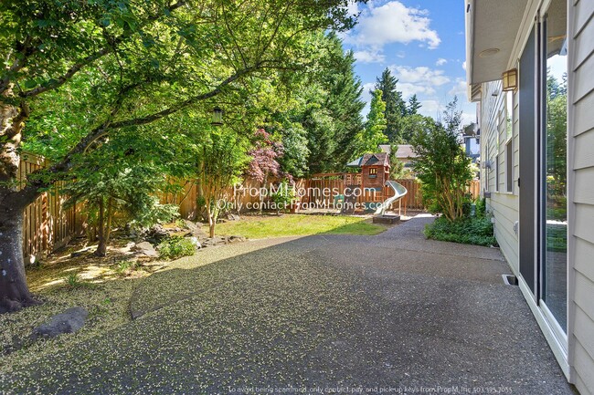 Building Photo - Spacious 5-Bedroom Oasis in the Heart of Five Oaks!