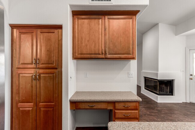 Building Photo - 9003 E Aster Dr