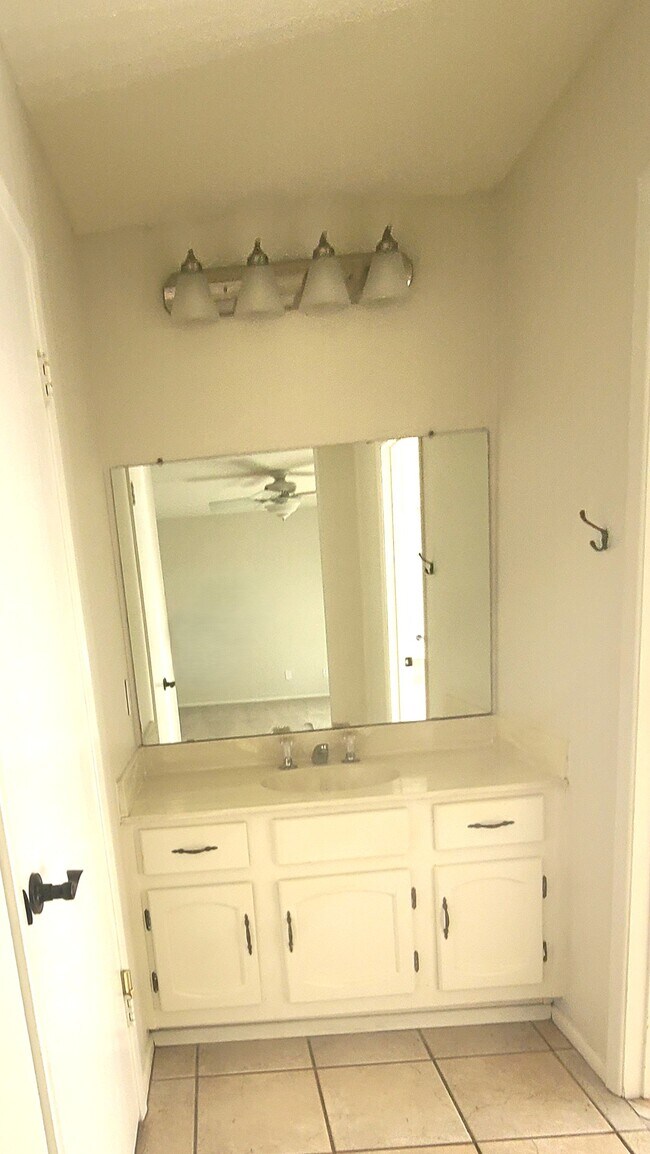 Building Photo - 8725 E San Ardo Dr