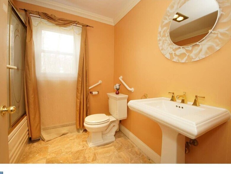 Building Photo - 261 Upper Ferry Rd