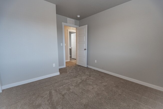 Building Photo - 145 S Iceberg Lake Ave