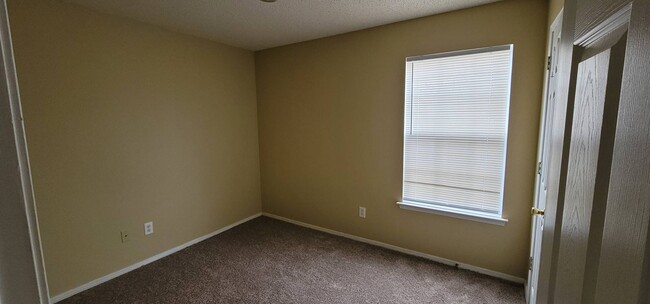 Building Photo - 1111 Tunbridge Dr
