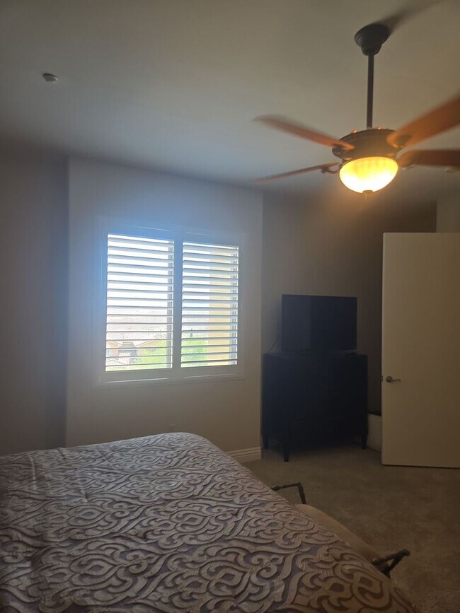 Building Photo - An Amazing Furnished 3 Bedroom Condo at La...