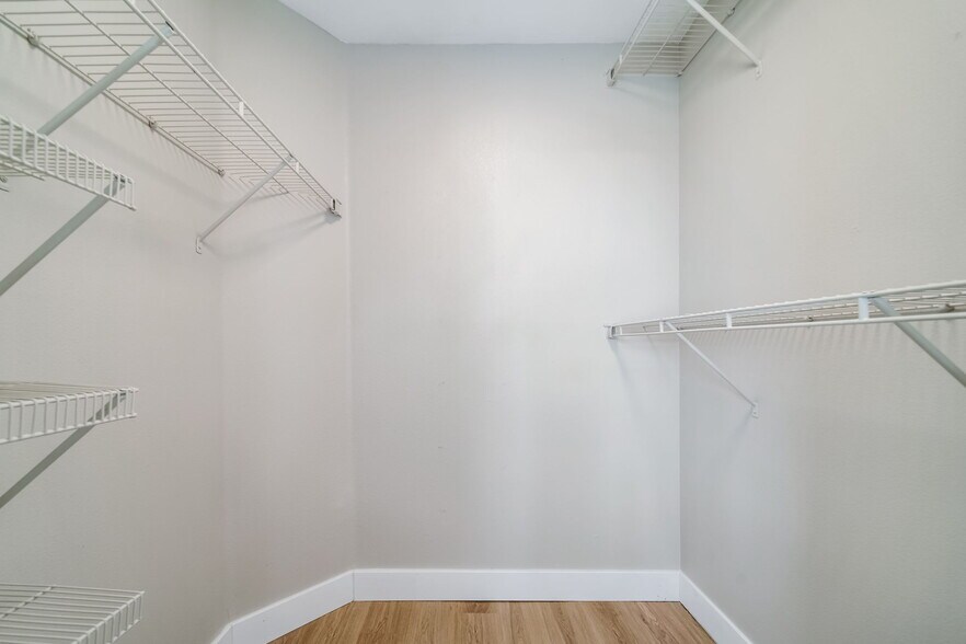 Building Photo - 12858 Ironstone Way