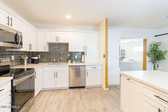 Building Photo - 4214 N 20th St