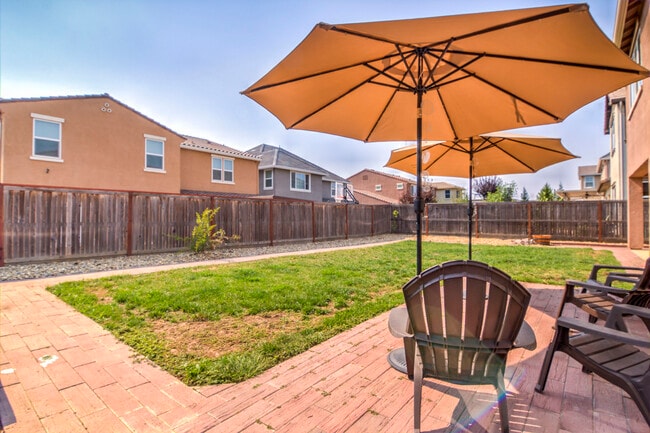 Building Photo - 5706 Desert Mallow St