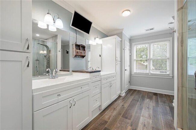 Building Photo - 2356 Pinkney Dr