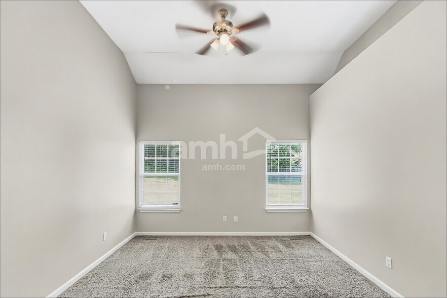 Building Photo - 204 Annesbury Ln