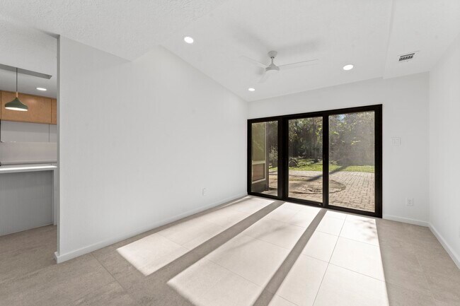 Building Photo - 2703 Crossvine Cir