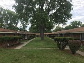 Building Photo - Hillview Apartments
