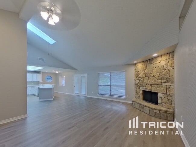 Building Photo - 4708 N Prairieview Ct