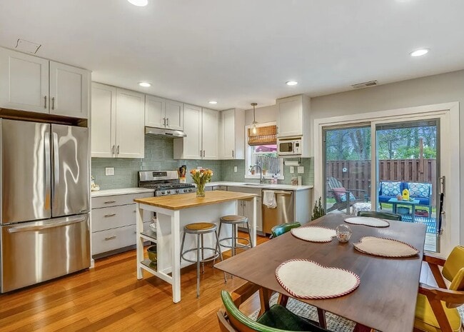 Building Photo - Bethany Court