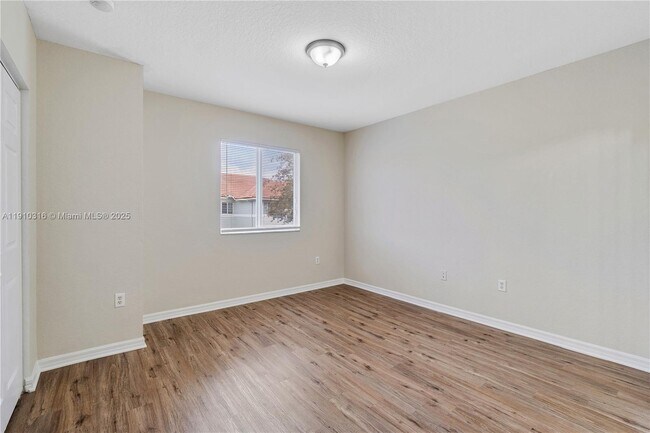 Building Photo - 3717 Sonoma Dr