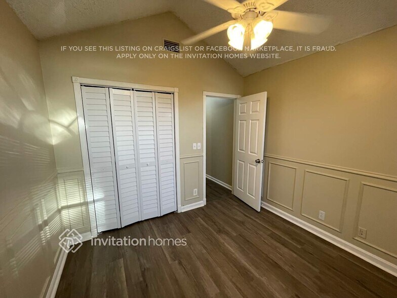 Building Photo - 2880 NW 68th Ln