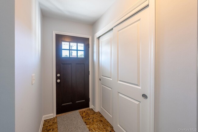 Building Photo - 831 Sycamore Ave