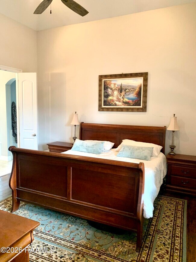 Building Photo - 200 Cypress View Dr