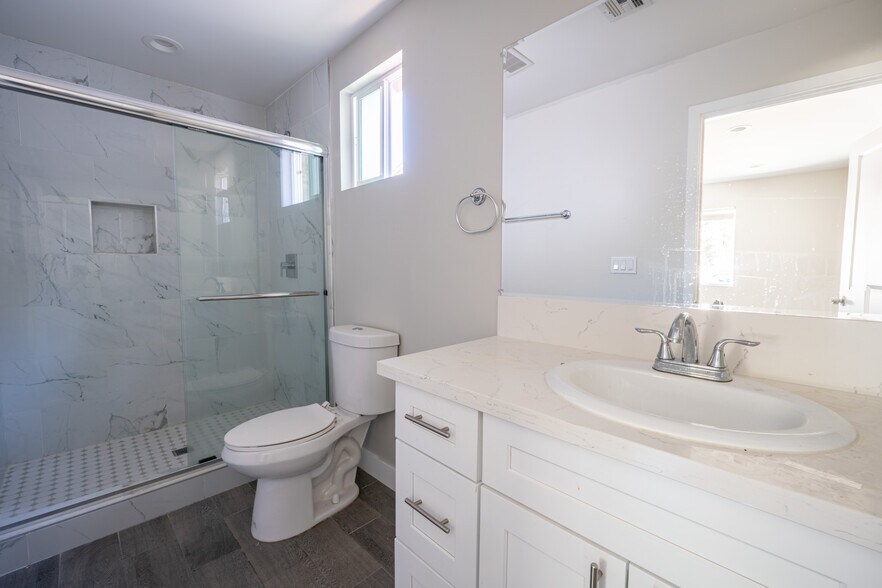 Building Photo - 7022 Crebs Ave