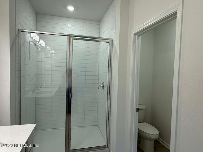 Building Photo - 403 Woods Ln