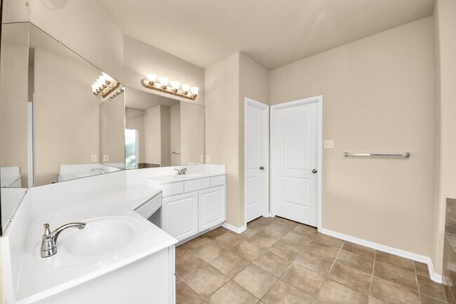 Building Photo - 19003 Piper Hill Ln