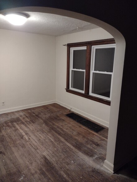 Building Photo - 875 Sheridan Avenue