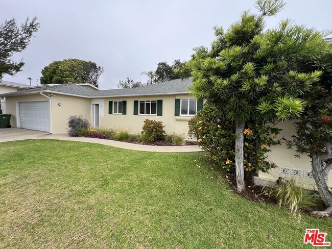 Building Photo - 214 Bellino Dr
