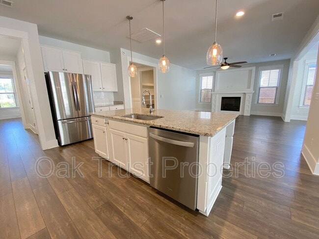 Building Photo - 225 Scholar Way