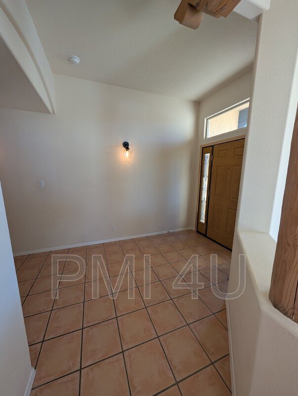Building Photo - 12612 Carmel Ct NE