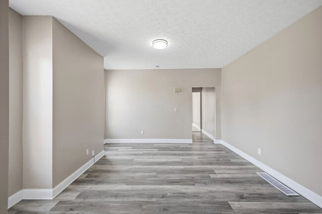 Building Photo - 387 St Clair Ave