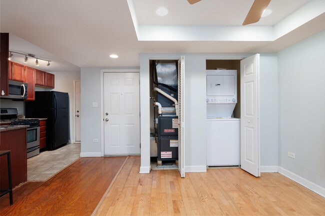 Building Photo - 6345 N Washtenaw Ave