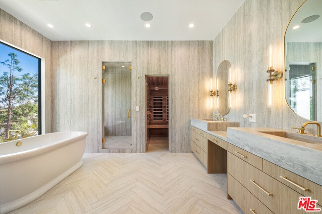 Building Photo - 12001 Crest Ct