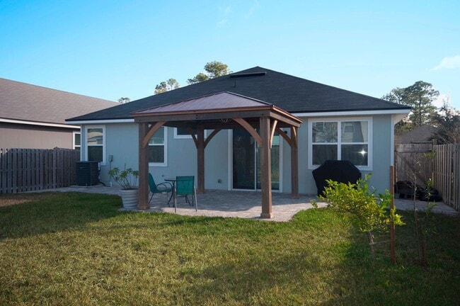 Building Photo - Young country style home- Move in ready!