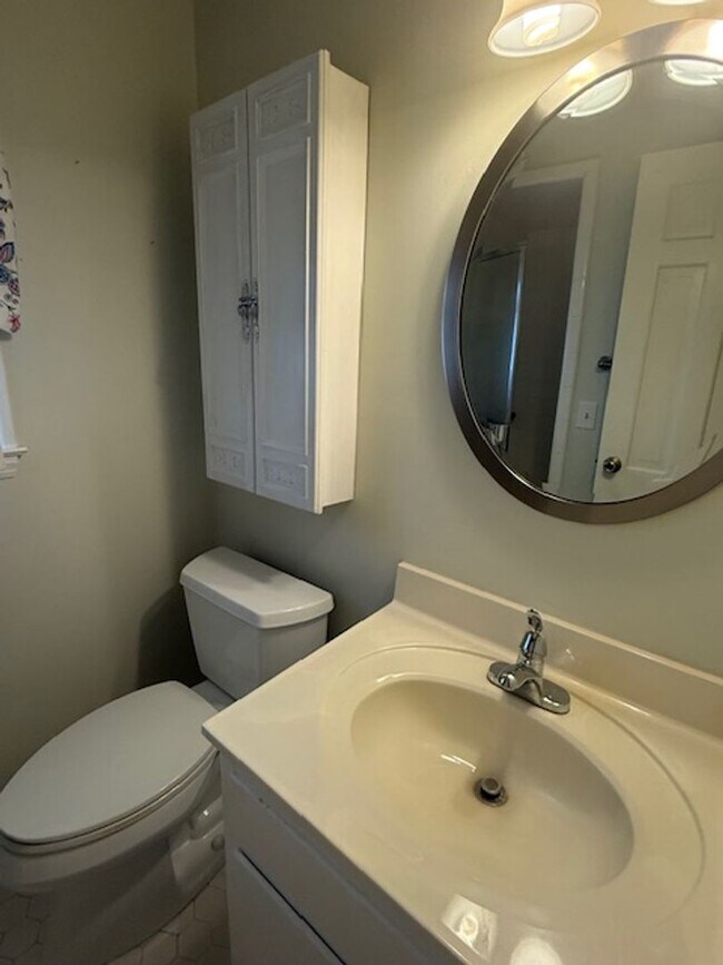 Building Photo - Three bedroom, 2 bath house in Mebane