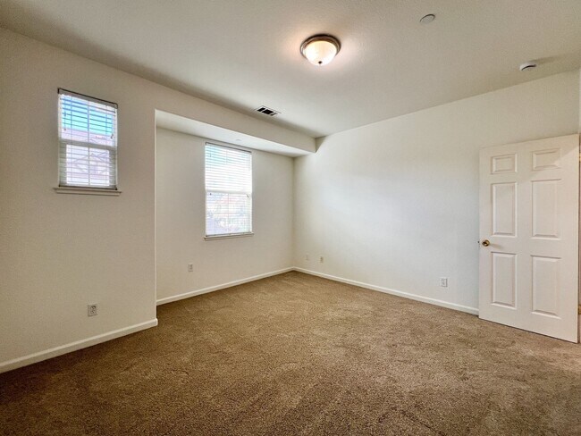 Building Photo - Three Bedroom Napa Home