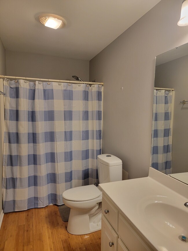 Building Photo - 200 Webfoot Dr