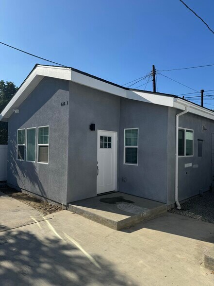 Building Photo - 612 S Van Ness Ave