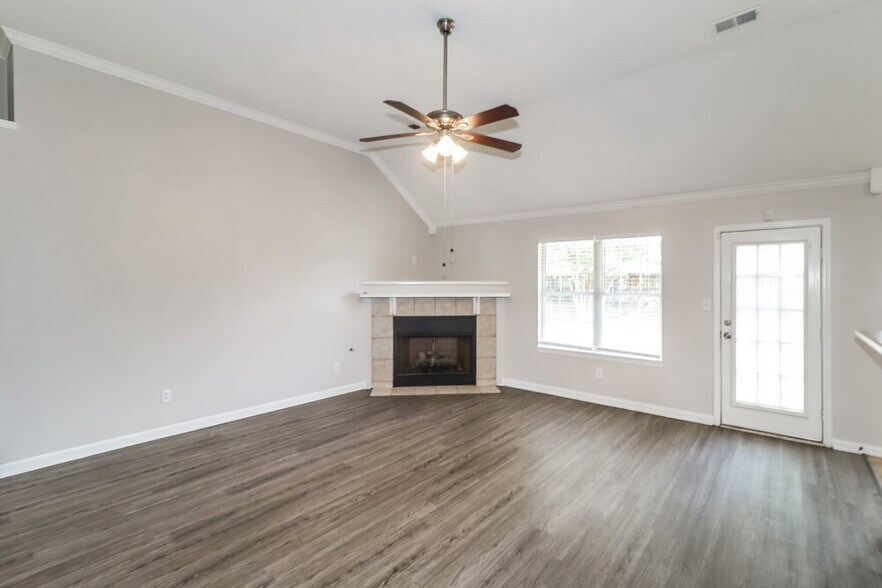 Building Photo - 2848 Pinnacle Dr