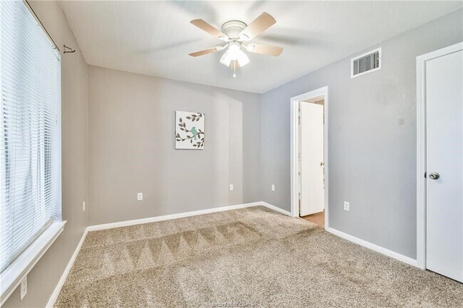 Building Photo - 529 Southwest Pkwy